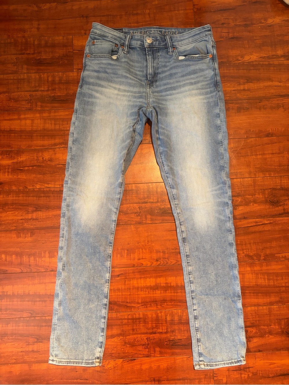 American Eagle Outfitters Faded Light Blue Skinny Jeans | Size 32x32